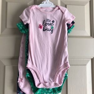 Baby girl bodysuit and pants set